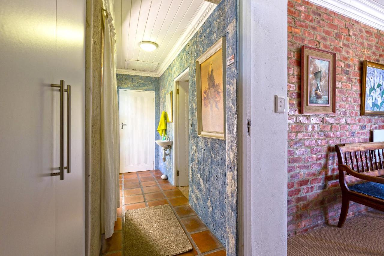 Oceanview Guesthouse Struisbaai Exterior photo
